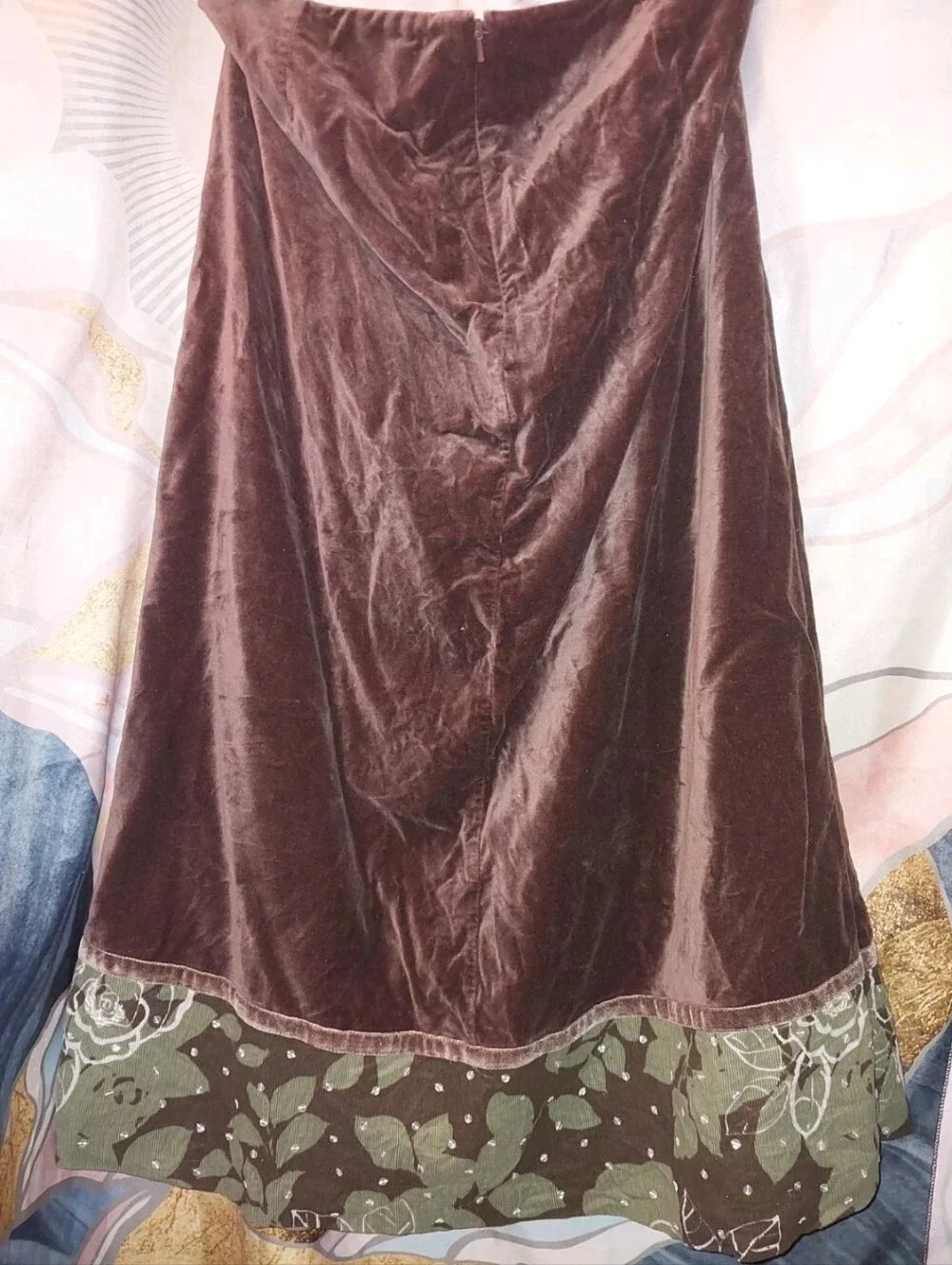 Vintage Boden Brown Velvet Skirt with Green Leaf Trim 18l